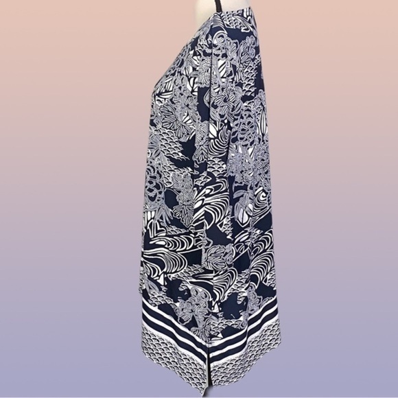 CHICO’S black & white abstract, asymmetrical jersey blouse. Size “3”=XL/16. EUC - Picture 5 of 11